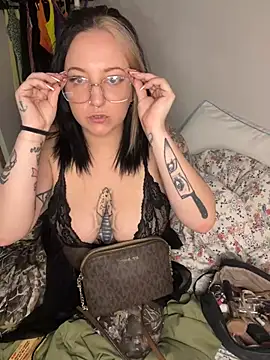 BunnyWilde online show from 02-25-25, 12:03