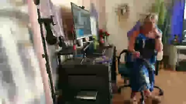 Snapshot of Anjela30 chatting on 03-13-26, 12:12 Anjela30 online show from 03-13-26, 12:12