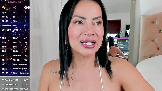 veronika naughty online show from 01-28-25, 07:00