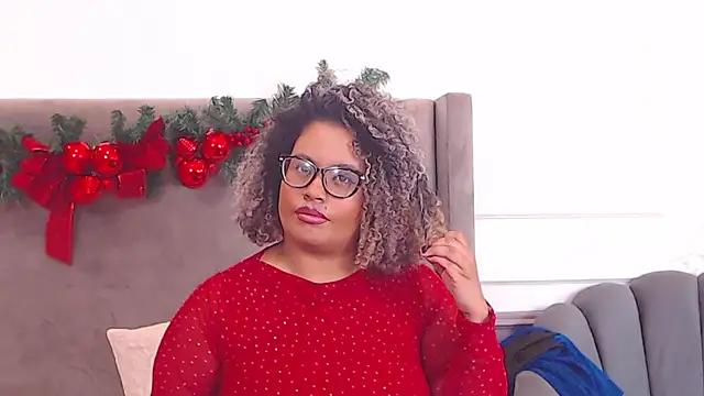 Snapshot of SammyHank chatting on 12-31-24, 10:12 SammyHank online show from 12-31-24, 10:12