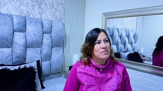 charlotte  G online show from 11-04-25, 11:42