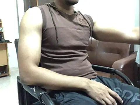 Snapshot of Zeuhorny chatting on 12-20-25, 12:23 Zeuhorny online show from 12-20-25, 12:23