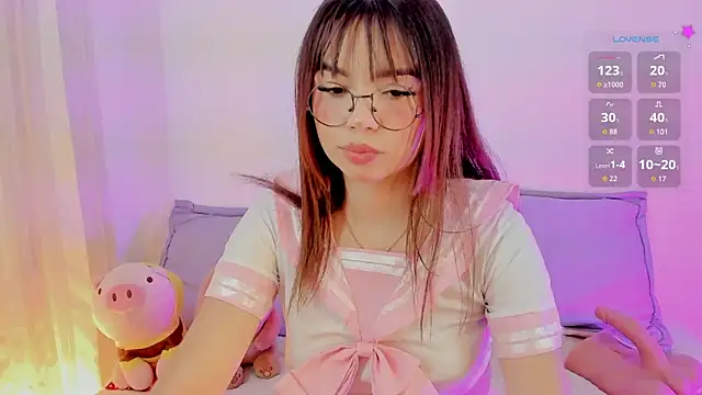 Snapshot of Lovely_celestte chatting on 06-01-26, 12:34 Lovely celestte online show from 06-01-26, 12:34