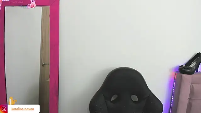 Katalina novoa online show from 02-01-25, 12:40