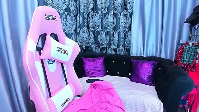 KamilaFoxy online show from 02-04-25, 07:07