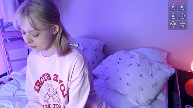 Snapshot of KatieMelone chatting on 02-15-26, 01:24 KatieMelone online show from 02-15-26, 01:24