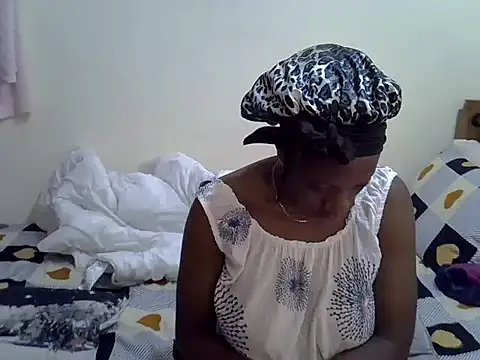 Sweet Bear online show from 11-10-25, 01:37