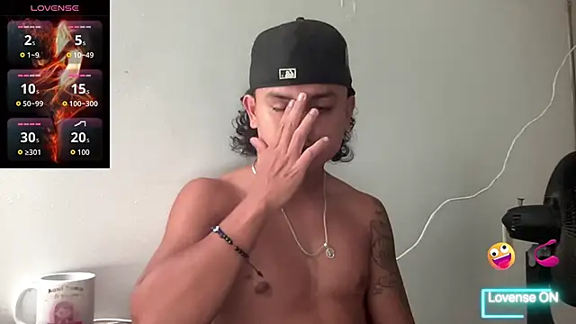 Snapshot of bob_petterson chatting on 11-11-25, 03:01 bob petterson online show from 11-11-25, 03:01