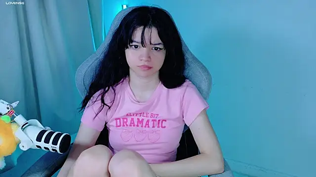 Snapshot of stephybrown chatting on 11-09-25, 12:53 stephybrown online show from 11-09-25, 12:53