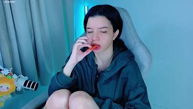 Snapshot of stephybrown chatting on 11-14-25, 01:15 stephybrown online show from 11-14-25, 01:15