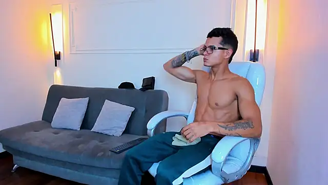 Paradise boy s online show from 11-29-25, 03:37