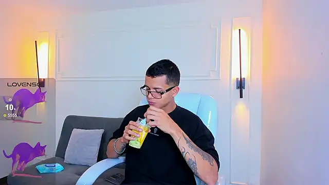 Paradise boy s online show from 02-14-26, 12:46