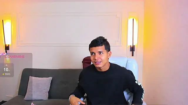 Paradise boy s online show from 04-18-26, 02:43