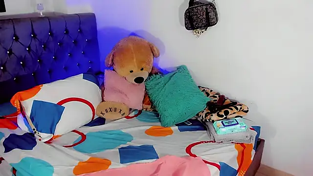 Zakura hot1 online show from 11-13-25, 07:29