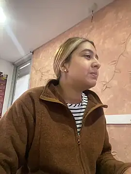 Miabonnett  online show from 11-24-25, 12:16