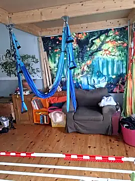 FrauleinSchmitt online show from 12-13-24, 09:35