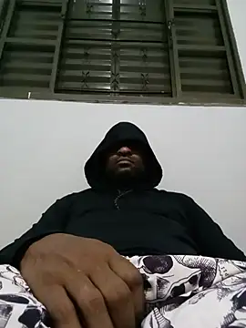 Snapshot of Beto0815 chatting on 05-27-26, 01:24 Beto0815 online show from 05-27-26, 01:24