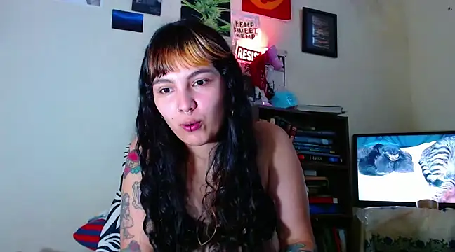 sweetiee mary online show from 02-18-25, 05:10