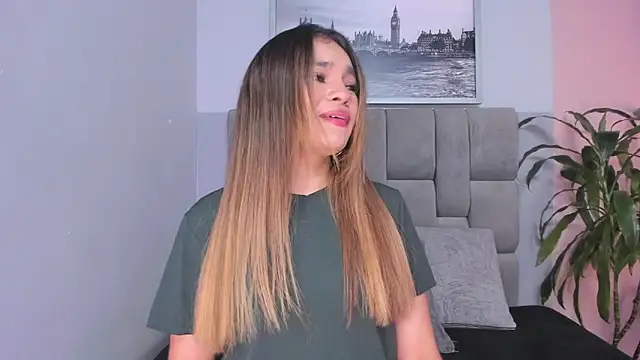 selene tylor  online show from 09-18-25, 05:09