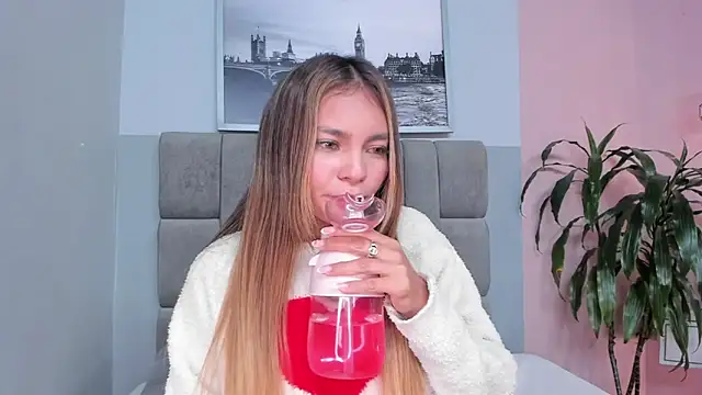 selene tylor  online show from 04-12-26, 02:05