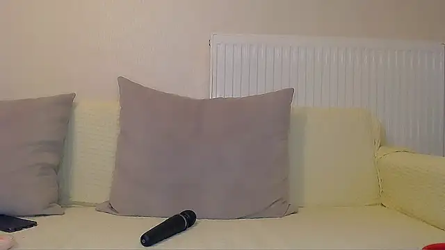 Snapshot of __QUEEN___ chatting on 03-03-25, 06:01 QUEEN online show from 03-03-25, 06:01