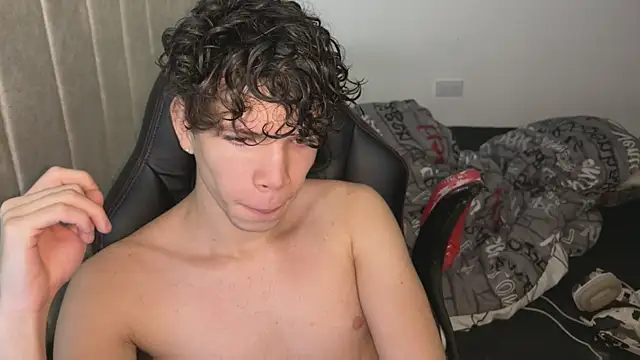 Snapshot of melo_prin chatting on 12-07-24, 11:40 melo prin online show from 12-07-24, 11:40