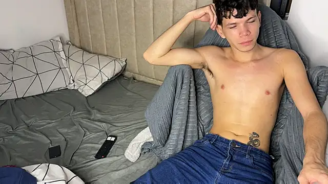 Snapshot of melo_prin chatting on 12-25-24, 12:27 melo prin online show from 12-25-24, 12:27