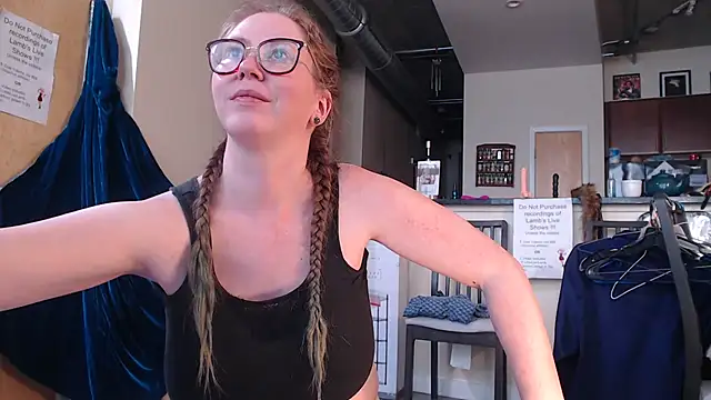 littlelustlamb online show from 10-08-25, 05:32