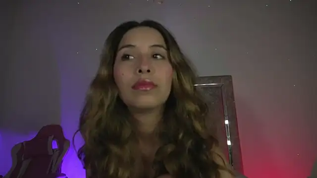 Snapshot of little-Emma chatting on 05-25-26, 11:22 little-Emma online show from 05-25-26, 11:22