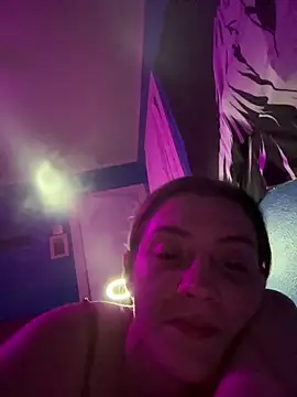 Snapshot of emilysue1 chatting on 03-18-25, 11:30 emilysue1 online show from 03-18-25, 11:30