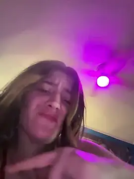 Snapshot of emilysue1 chatting on 03-20-25, 09:15 emilysue1 online show from 03-20-25, 09:15