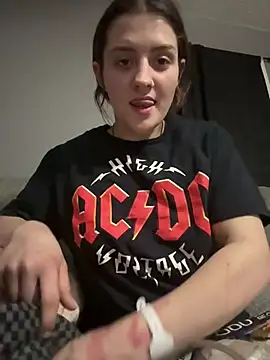 emilysue1 online show from 02-02-26, 07:07