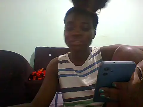 Snapshot of sexxyqueenn22 chatting on 11-08-25, 11:25 sexxyqueenn22 online show from 11-08-25, 11:25