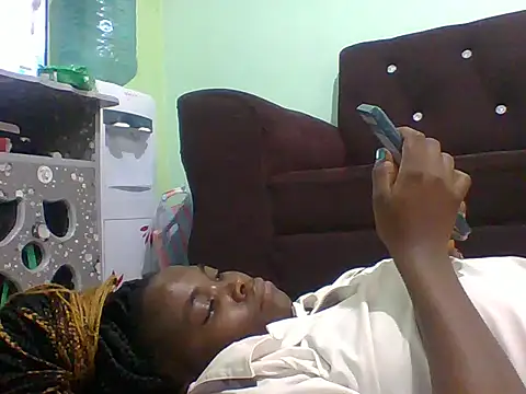 Snapshot of sexxyqueenn22 chatting on 11-14-25, 11:09 sexxyqueenn22 online show from 11-14-25, 11:09