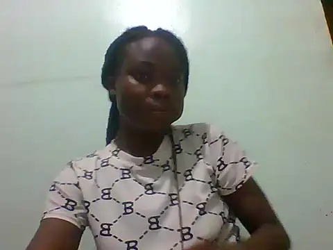 Snapshot of sexxyqueenn22 chatting on 11-30-25, 04:11 sexxyqueenn22 online show from 11-30-25, 04:11