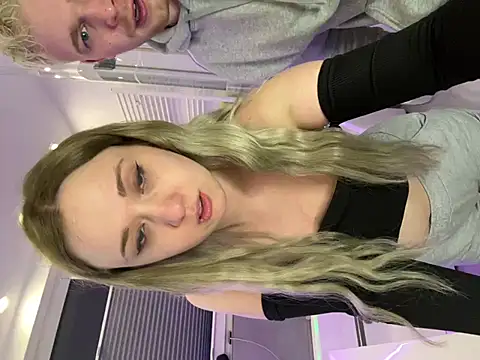 Snapshot of NickyGold_Official chatting on 02-19-25, 08:31 NickyGold Official online show from 02-19-25, 08:31