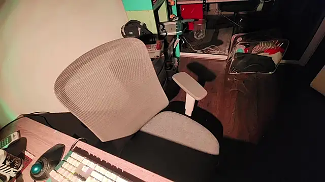 estivalia xxx online show from 04-15-26, 10:43