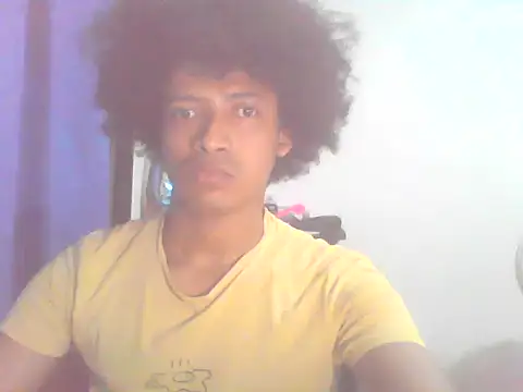 Snapshot of Leunamt chatting on 04-02-26, 04:21 Leunamt online show from 04-02-26, 04:21