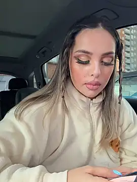 Alirawrz online show from 10-24-25, 01:40