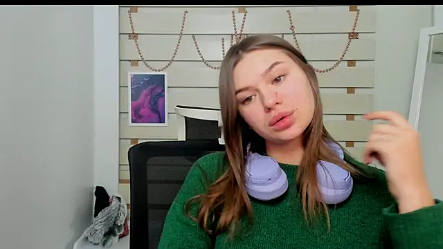 Josephine Kiss online show from 02-04-25, 07:22