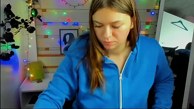 Josephine Kiss online show from 04-15-26, 01:18