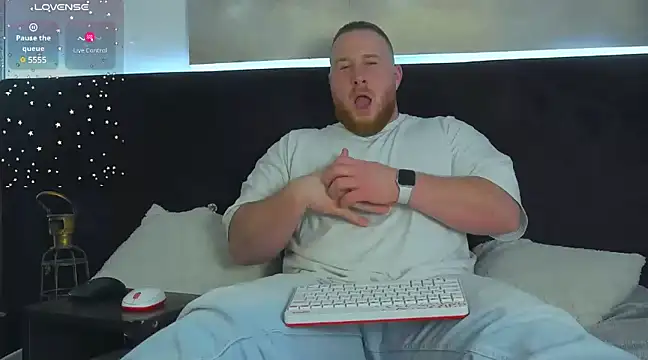 Snapshot of RoddyStill chatting on 03-12-25, 02:12 RoddyStill online show from 03-12-25, 02:12