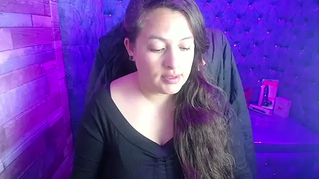 Snapshot of SaraThomso chatting on 09-20-25, 03:29 SaraThomso online show from 09-20-25, 03:29