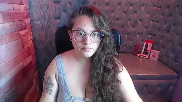 Snapshot of SaraThomso chatting on 09-25-25, 03:21 SaraThomso online show from 09-25-25, 03:21