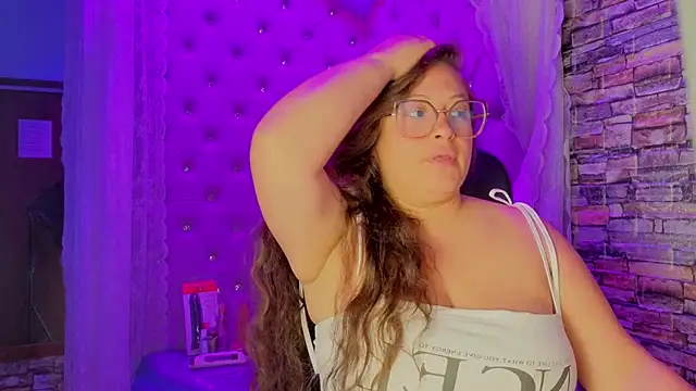 Snapshot of SaraThomso chatting on 11-20-25, 03:39 SaraThomso online show from 11-20-25, 03:39