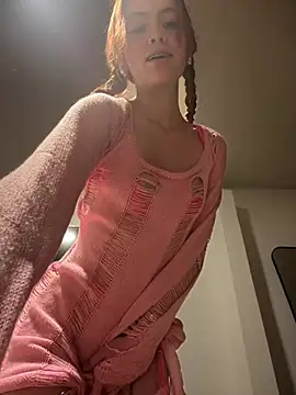 Lorraine Leon online show from 12-23-24, 03:07