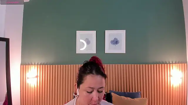  anavictoria  online show from 10-22-25, 06:07