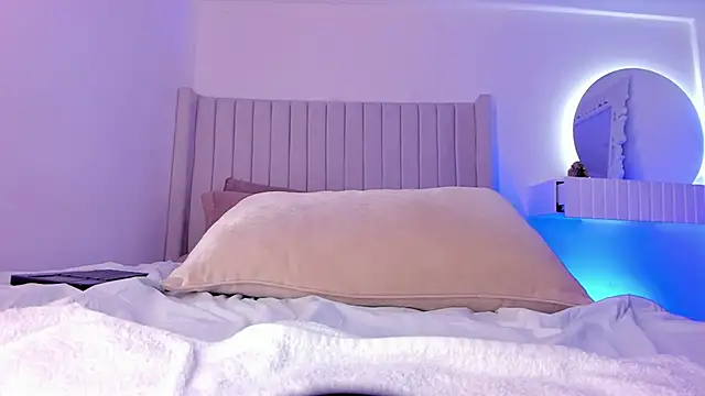 Snapshot of Shelynna_azzul chatting on 02-26-25, 02:04 Shelynna azzul online show from 02-26-25, 02:04