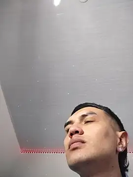 Tifanny Sweett online show from 11-23-25, 01:49