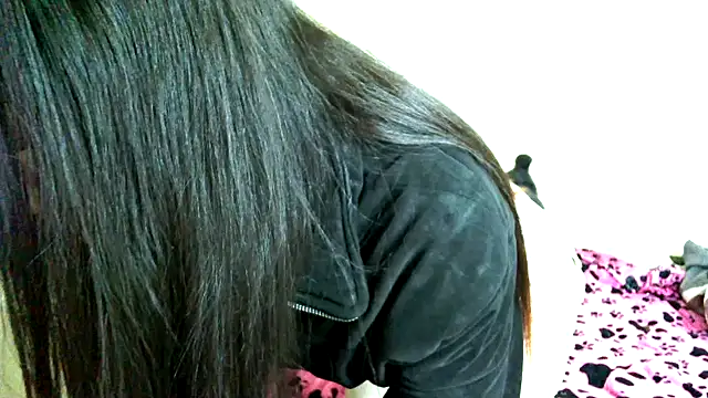 Tifanny Sweett online show from 04-24-26, 07:00